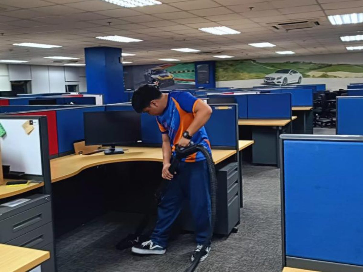 Hygia carpet cleaner in a BPO space